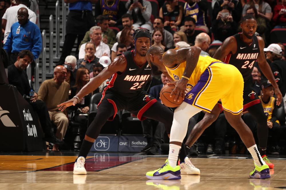 相比之下 相比之下