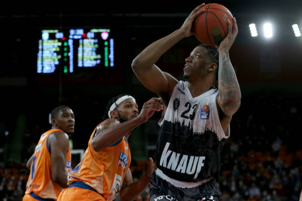 莱万自从加 莱万自从加