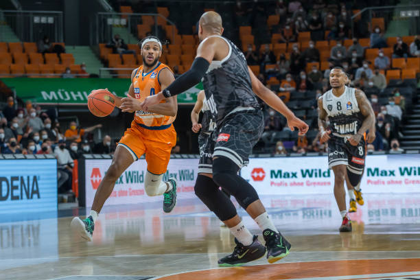 德对其寄予 德对其寄予